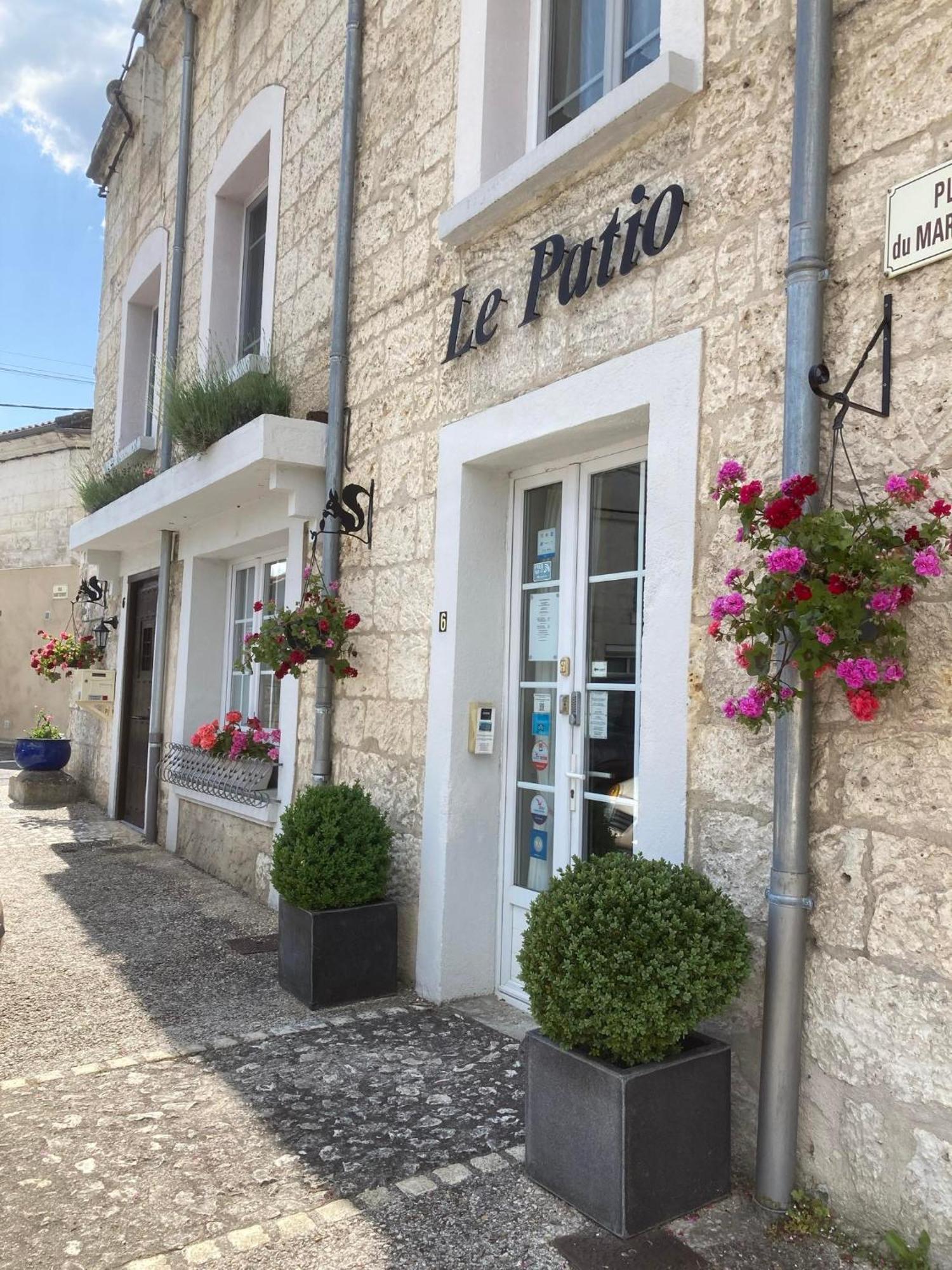 Le Patio Chambres Et Tables D'Hotes La Tour-Blanche Exterior foto