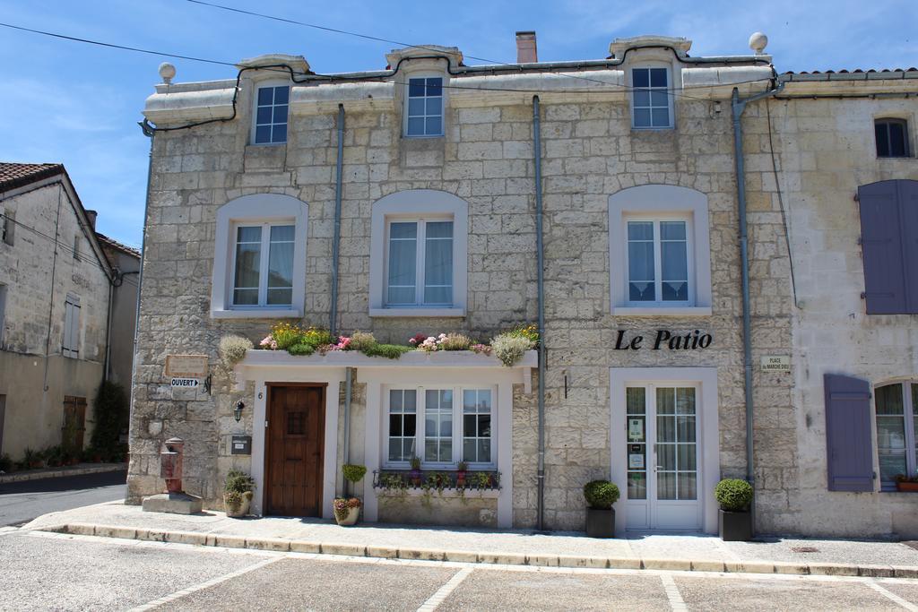 Le Patio Chambres Et Tables D'Hotes La Tour-Blanche Exterior foto