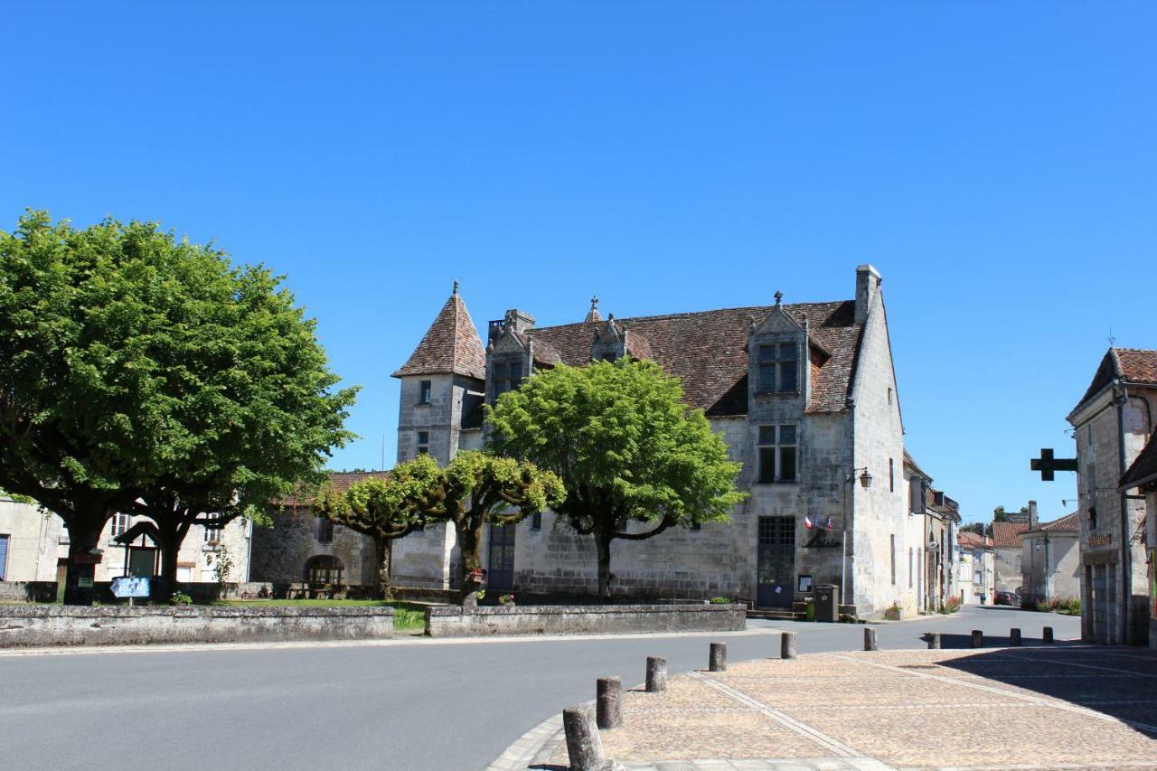 Le Patio Chambres Et Tables D'Hotes La Tour-Blanche Exterior foto